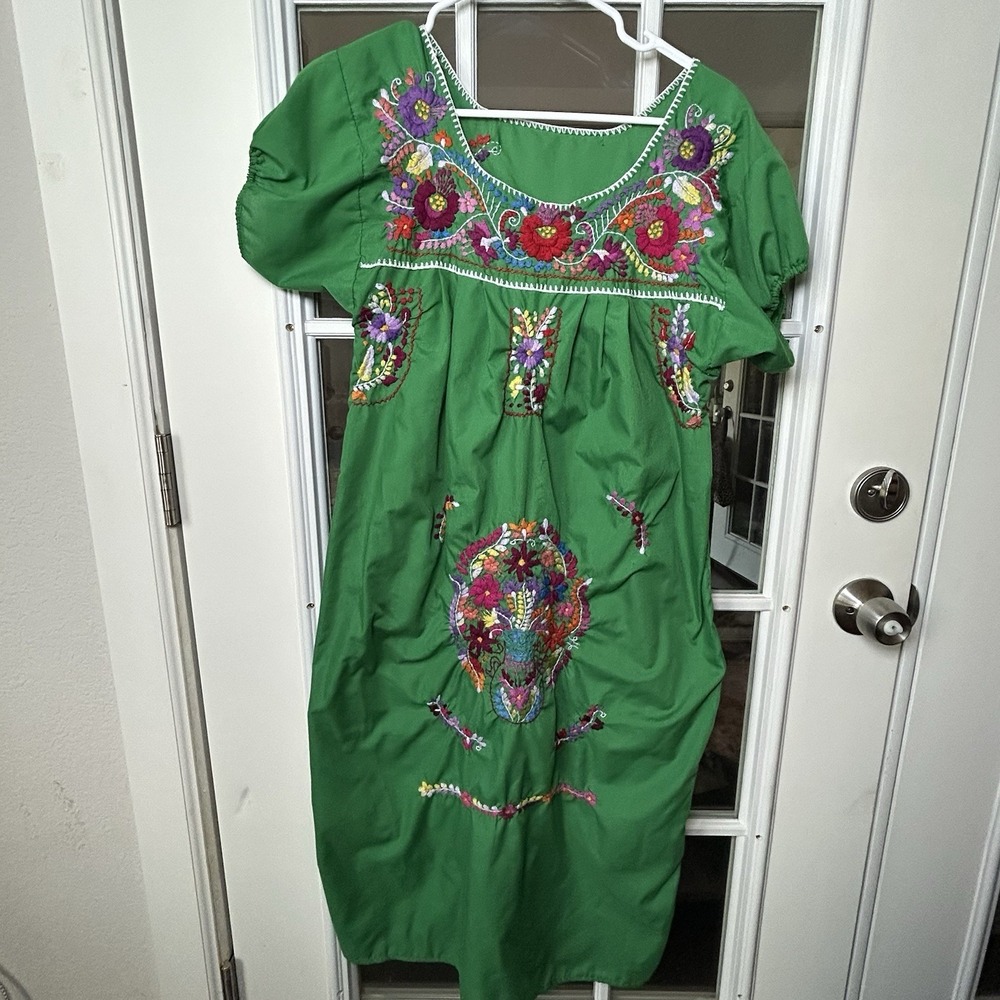 Vintage Mexican Hand Embroidered Dress Green Cotton Peasant Dress M/L Freida